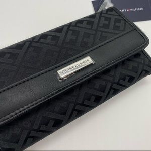 Tommy Hilfiger wallet